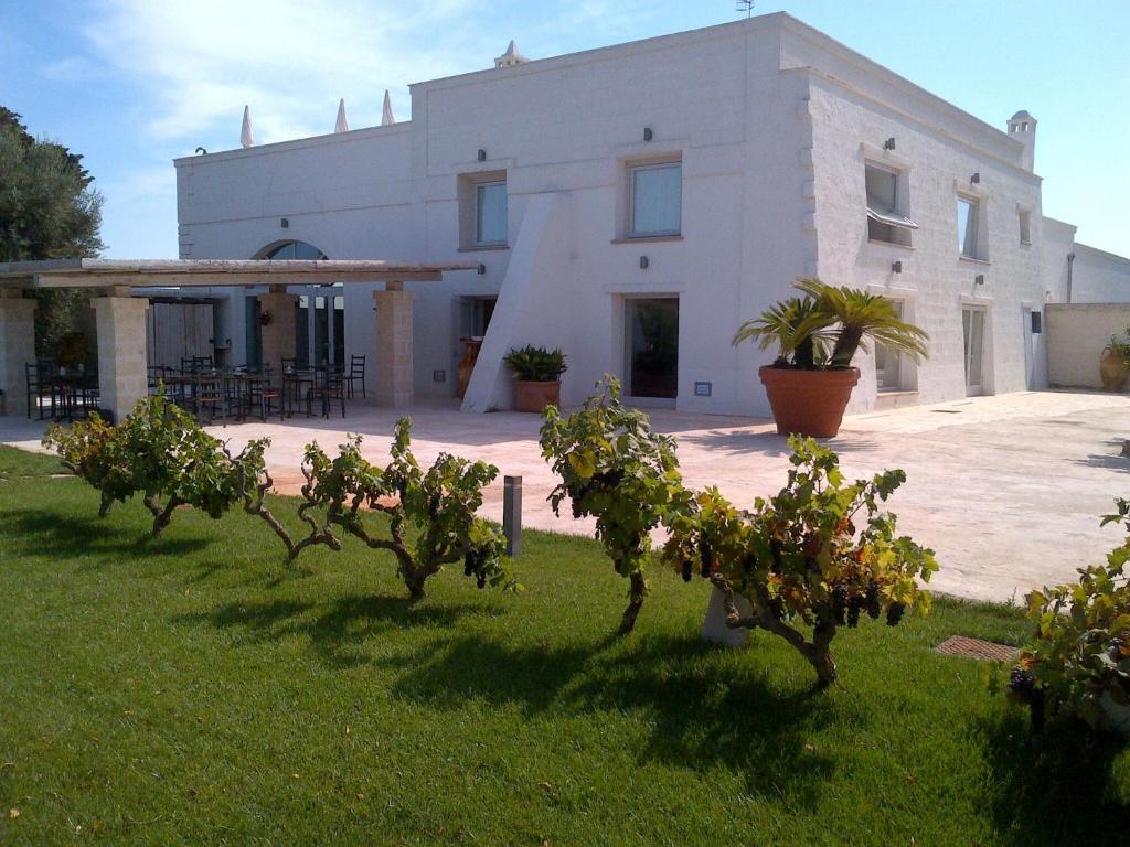 Masseria Ancella Монталбано Екстериор снимка