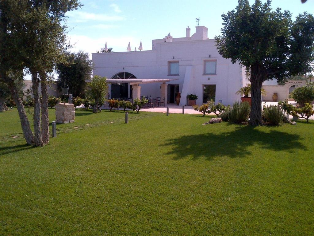 Masseria Ancella Монталбано Екстериор снимка